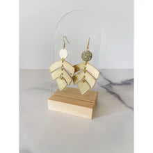 Load image into Gallery viewer, Sandra Earring - Gold
